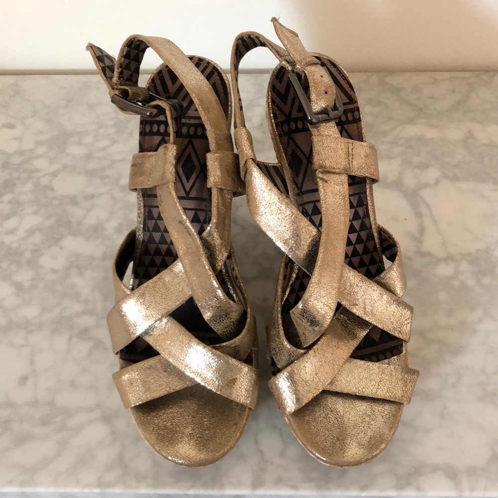 Jessica Simpson Gold Wedges